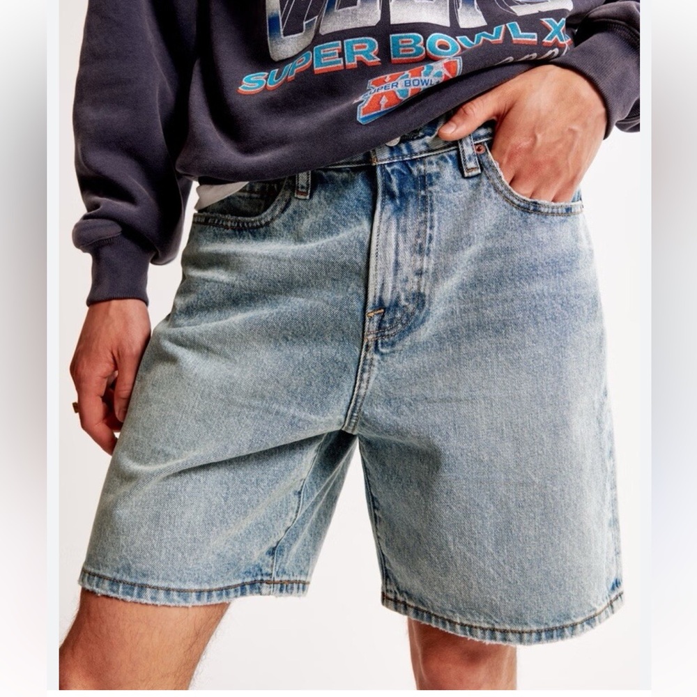 Abercrombie and Fitch The Loose Fit Denim Short Men’s Size 34